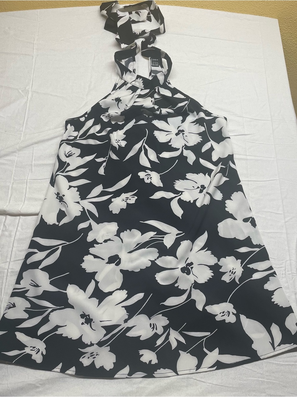 SHEIN Black and White Floral Tie-Neck Dress